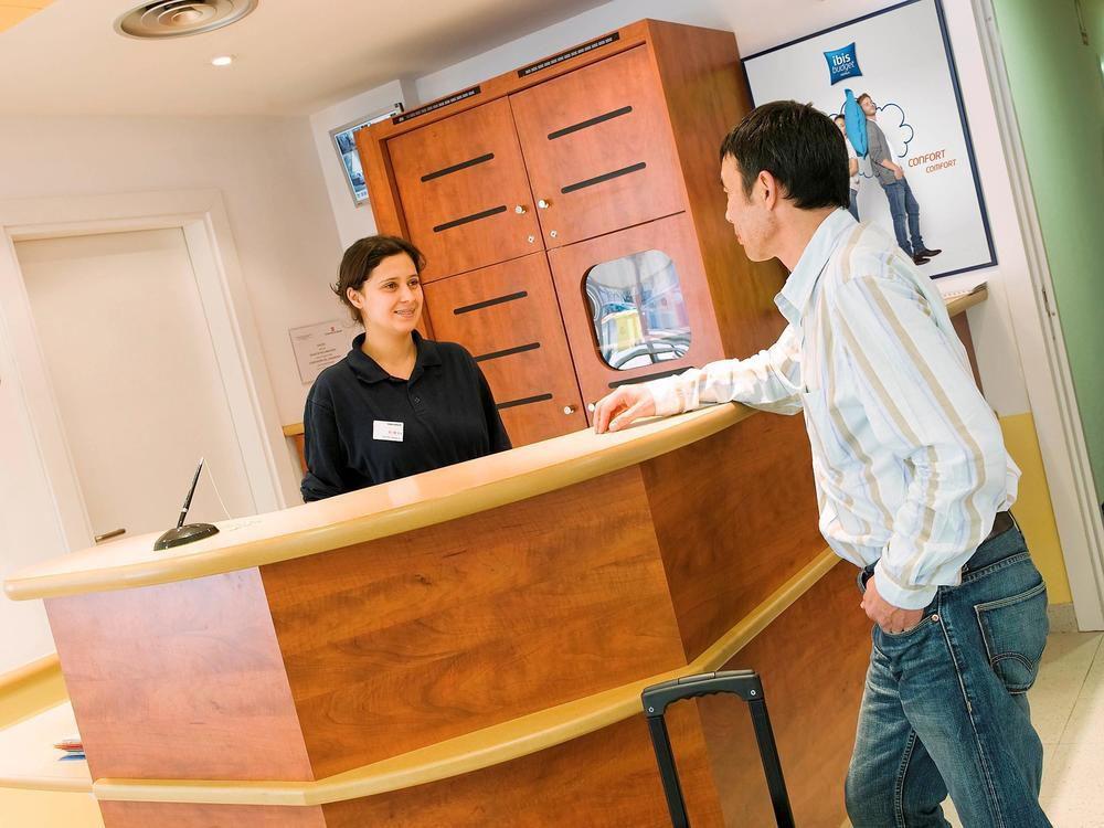 Ibis Budget Rennes Route De Saint Malo Montgermont Exterior photo